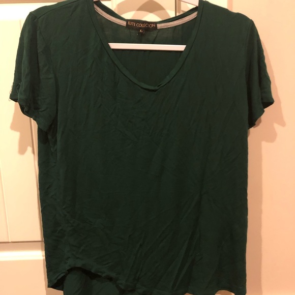 LOTS OF WOMENS CLOTHES!! - Picture 6 of 8